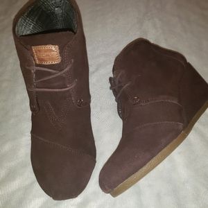 TOMS Suede Wedge Booties Brown Size 6.5